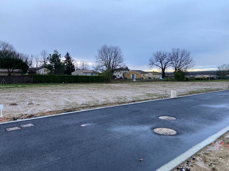 Terrain à bâtir à Saint-Caprais-de-Bordeaux (33880) — photo 1