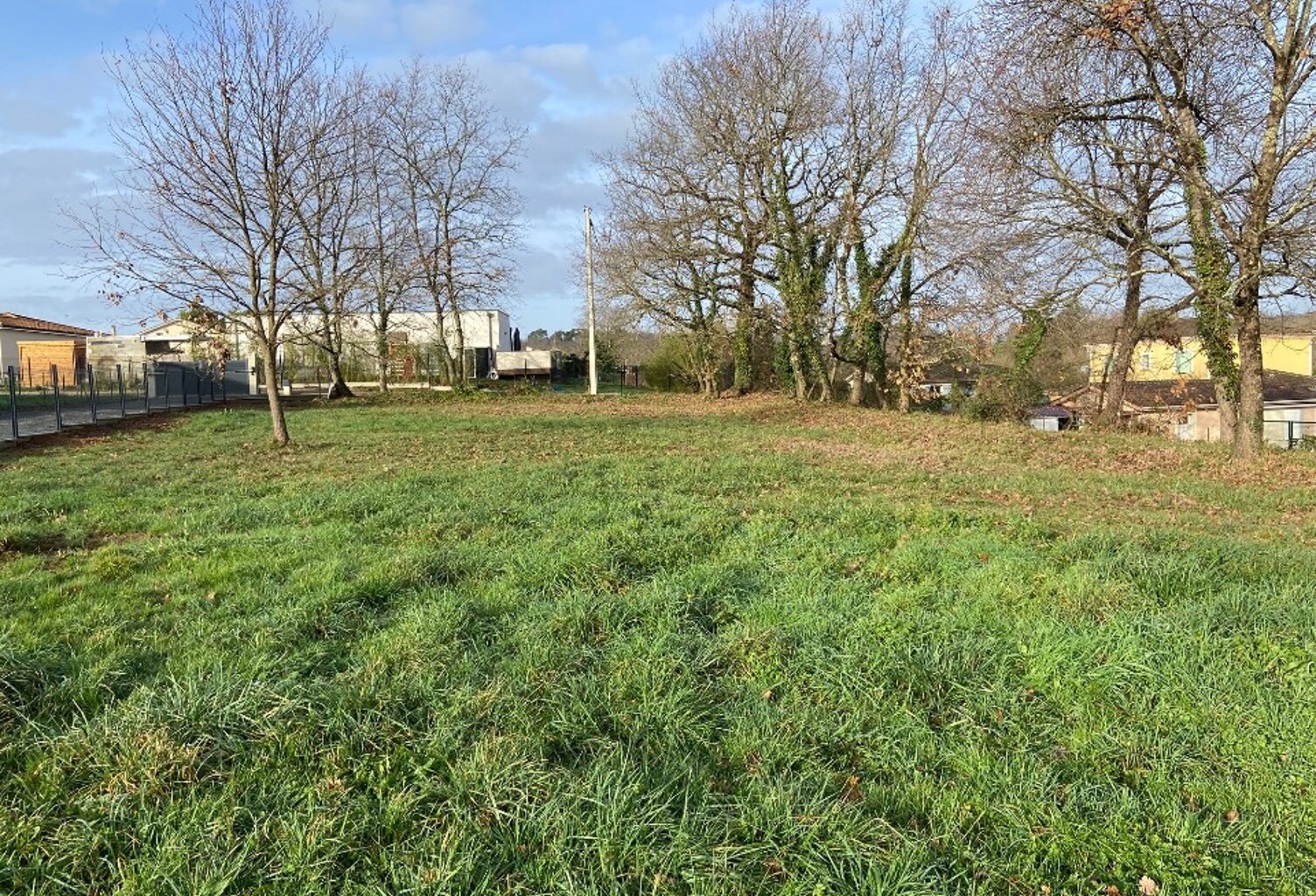 Terrain à bâtir à Baron (33750) — photo 1