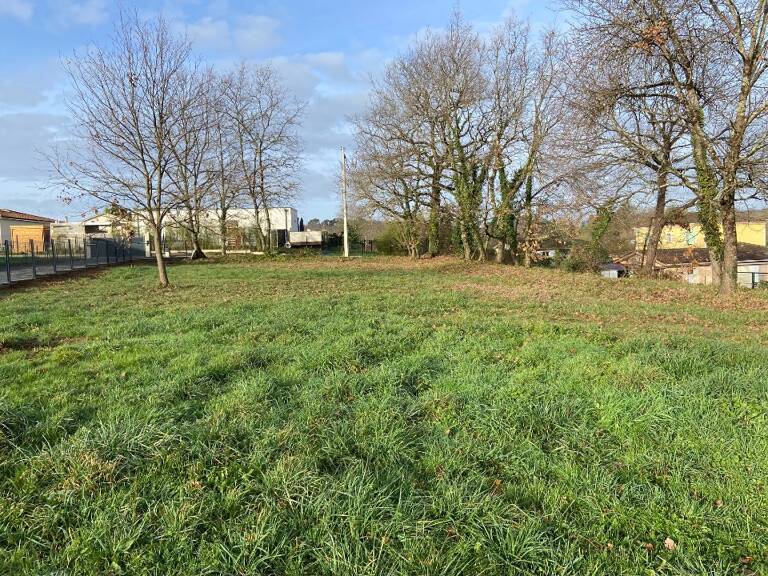 Terrain à bâtir à Baron (33750) — photo 1
