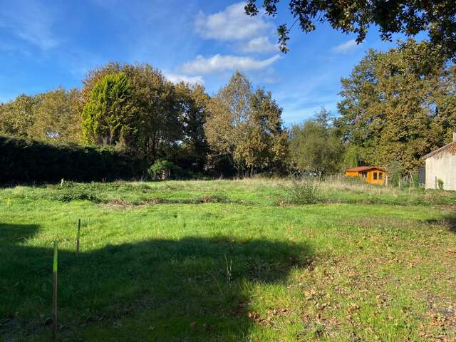 Terrain à bâtir à Brach (33480) — photo du bien