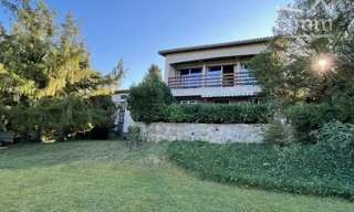 Maison 10 Pièces 271 m² à vendre à Mirefleurs (63730)