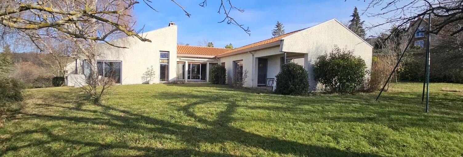 Maison 12 Pièces 280 m² à vendre à Mirefleurs (63730)