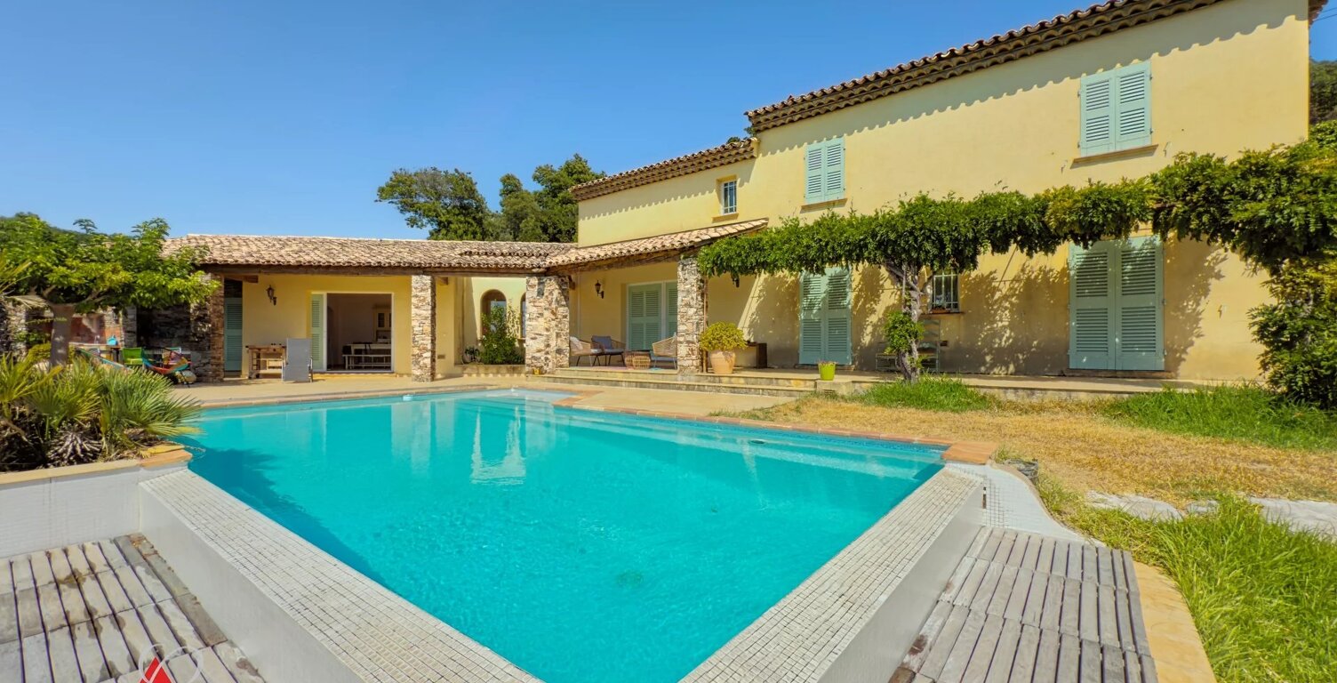 VILLA A VENDRE VUE MER 5 CHAMBRES CAVALAIRE-SUR-MER — photo 1