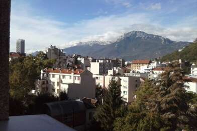 Appartement 3 pièces 900 €