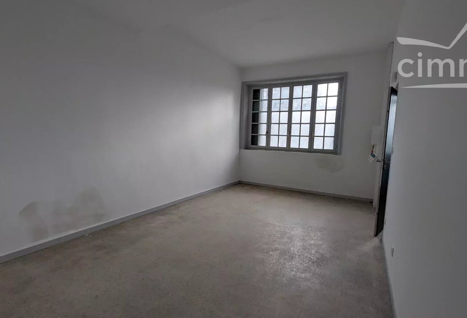 OPPORTUNITÉ – EMPLACEMENT STRATÉGIQUE EN CENTRE-VILLE — photo 1