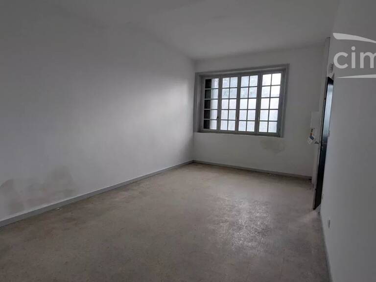 OPPORTUNITÉ – EMPLACEMENT STRATÉGIQUE EN CENTRE-VILLE — photo 1