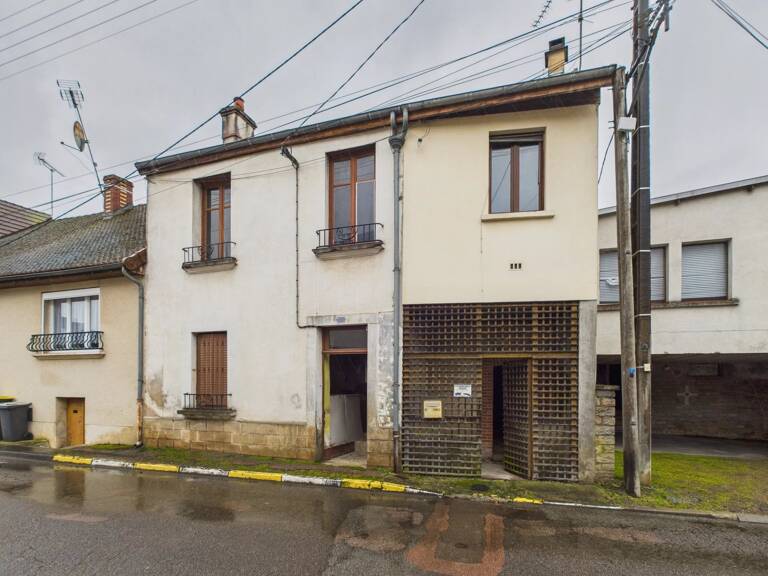 Maison à Vendre à Arnay-le-Duc: Charme Authentique — photo 1