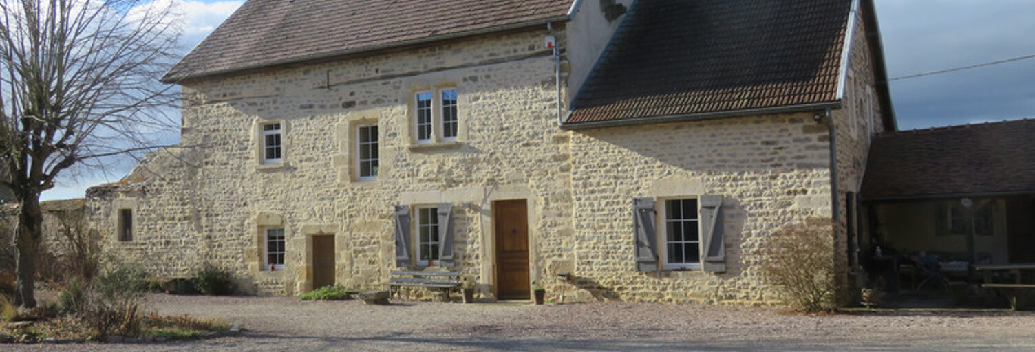 Maison 10 Pièces 239 m² à vendre à Semur-en-Auxois (21140)