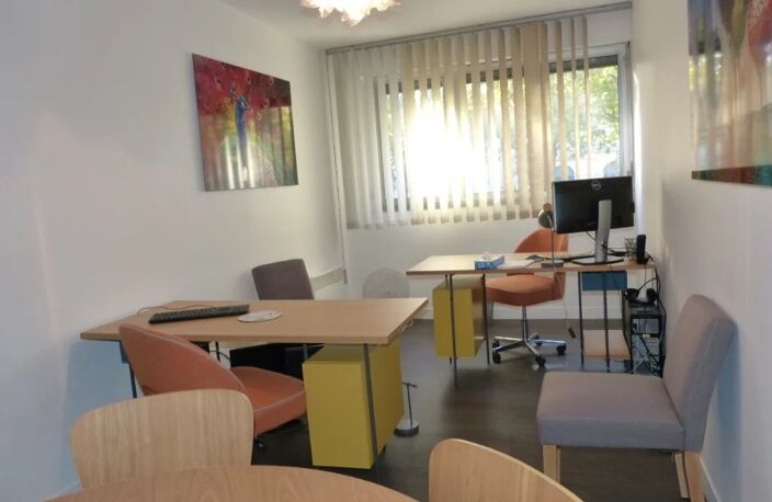 BUREAUX A 200 M DE LA PLACE J JAURES — photo 2