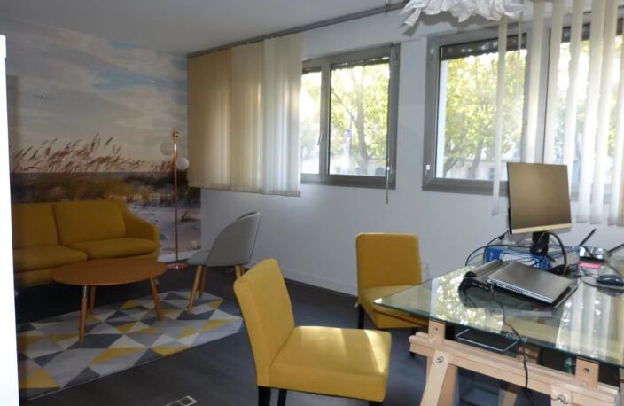 BUREAUX A 200 M DE LA PLACE J JAURES — photo 3