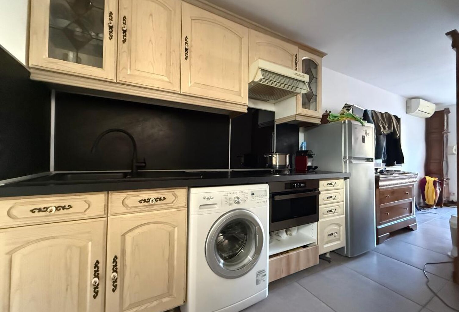🔥 Bien rare ! Maison familiale avec piscine + studio indépendant à Miramas, calme recherché et beau potentiel — photo 1