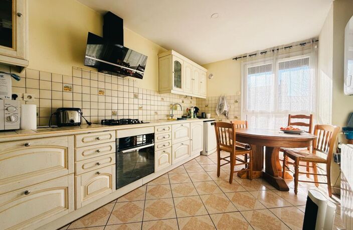 🔥 Bien rare ! Maison familiale avec piscine + studio indépendant à Miramas, calme recherché et beau potentiel — photo 5