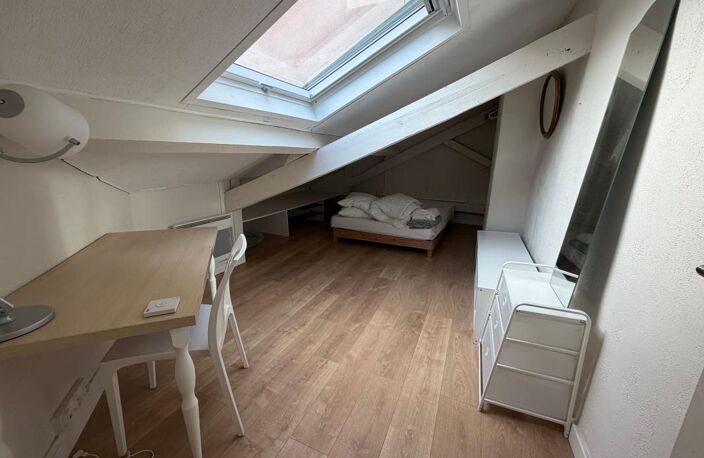 DERNIER ÉTAGE PROCHE RAMBLAS - 100m2 au sol (38 m2 carrez) — photo 4