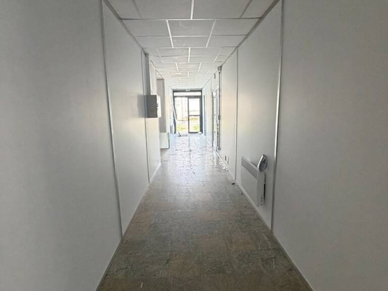 Dpt Hautes Pyrénées (65), à vendre TARBES Bâtiment — photo 1