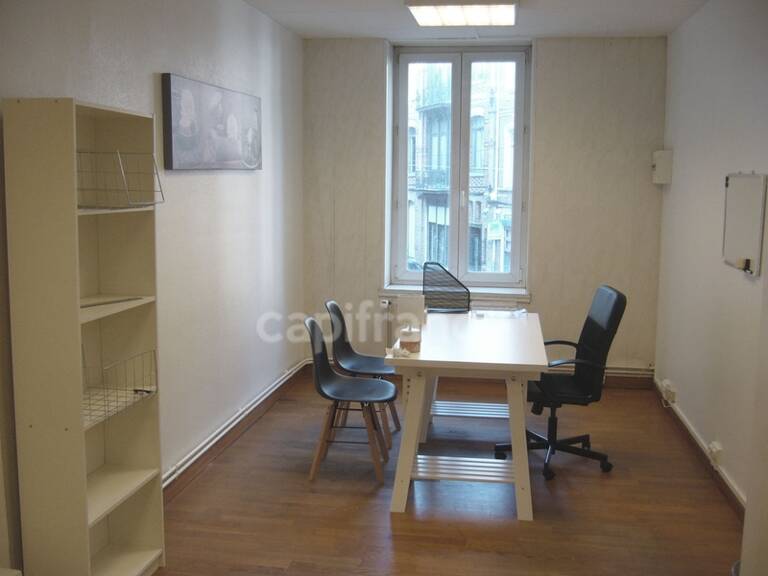 Local/bureau à louer ROUBAIX (59)Bureau meublé 22 m2 Hôtel de ville Roubaix- Zone franche — photo 1