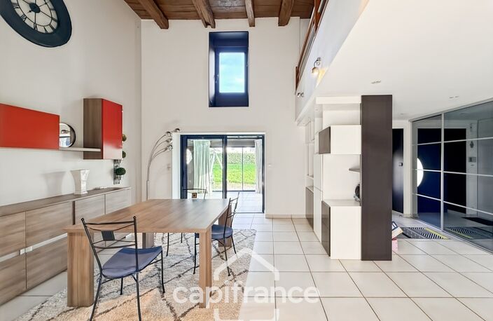 Maison en pierre rénovée – 300 m² habitables – 10 pièces – Terrain 2 800 m² – Réguiny – Garage – Vie de plain-pied — photo 4