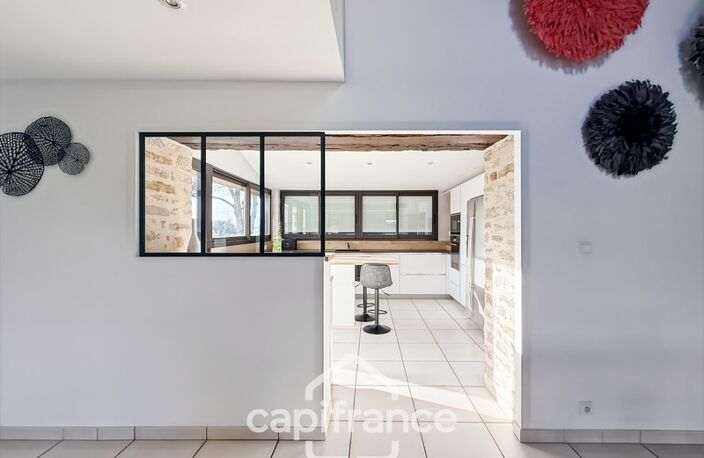 Maison en pierre rénovée – 300 m² habitables – 10 pièces – Terrain 2 800 m² – Réguiny – Garage – Vie de plain-pied — photo 5
