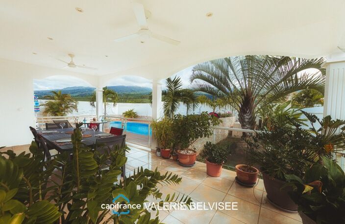 VILLA FAMILIALE F5 AVEC PISCINE, VUE DÉGAGÉE ET SUPERBES VOLUMES – SAINT-LOUIS — photo 3