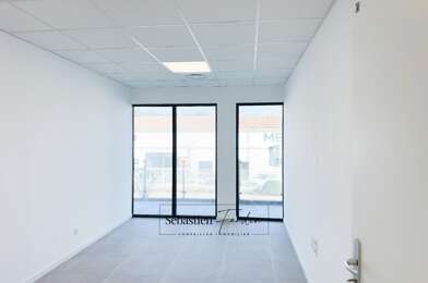 Bureau 1 pièces 668 €