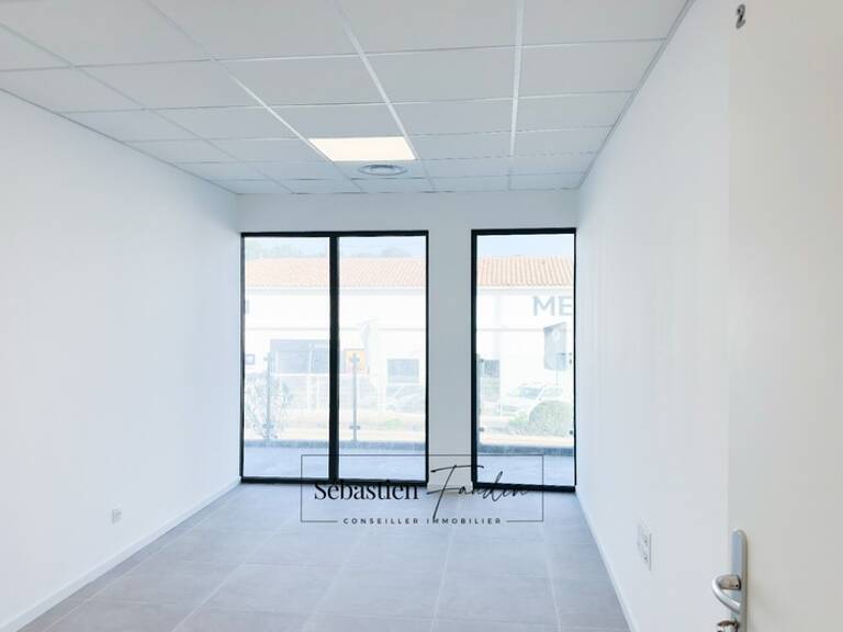 Bureau à louer LA SEYNE SUR MER (83) – 15 M² – FORTE VISIBILITÉ – BUREAUX NEUFS – PMR – STATIONNEMENTS — photo 1