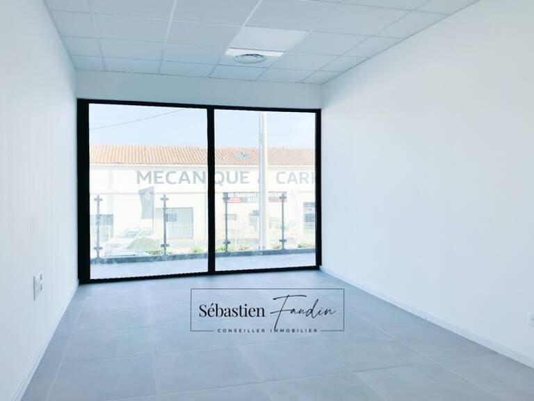 Bureau à louer LA SEYNE SUR MER (83) – 16 M² – FORTE VISIBILITÉ – BUREAUX NEUFS – PMR – STATIONNEMENTS — photo 1
