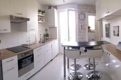 Appartement 3 pièces 855 €