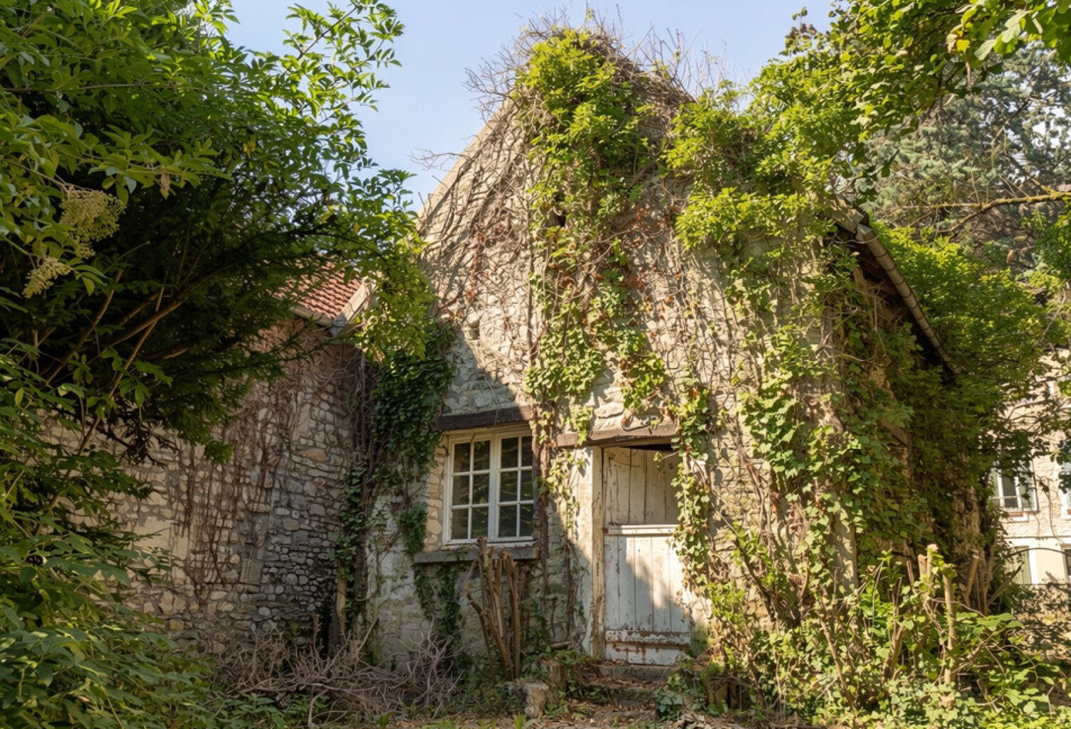 BEYNES (78) - Grange 40m² au sol à aménager — photo 1