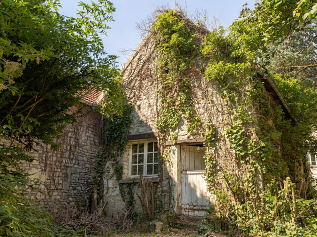 BEYNES (78) - Grange 40m² au sol à aménager — photo du bien