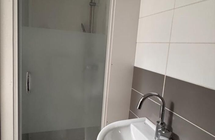 T2 DUPLEX - 45M2 - RIOM — photo 4
