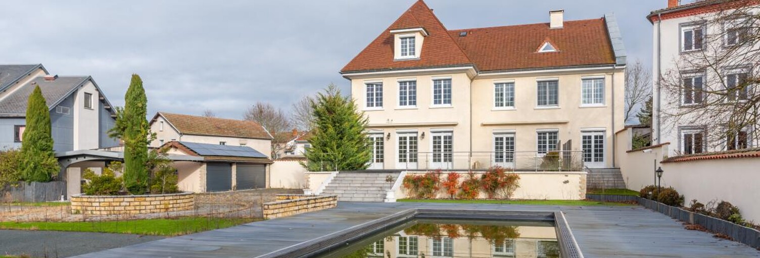 Maison  525 m² à vendre à Ambert (63600)