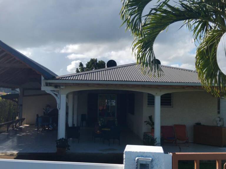MAISON T3 + STUDIO + BUNGALOW + CARPORT 380 000€ — photo 1