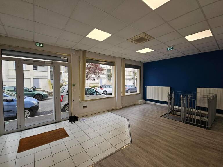 Commerce  132 m² — photo 1
