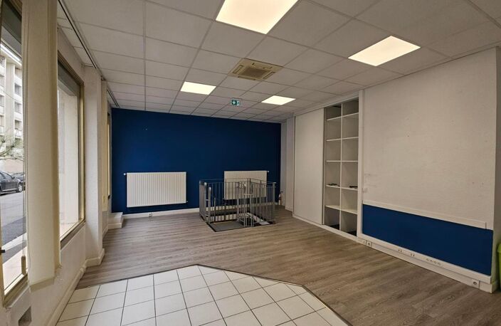 Vente commerce  132 m² Tours (37000) — photo 3