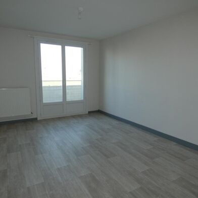 Appartement 3 pièces 806 €