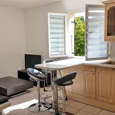 Appartement 1 pièces 700 €