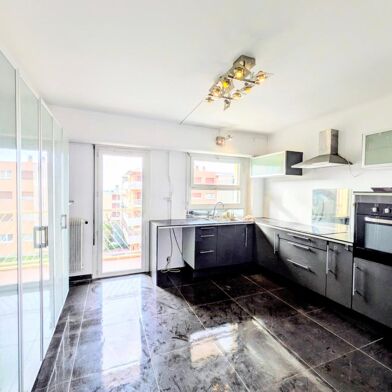 Appartement 5 pièces 1322 €