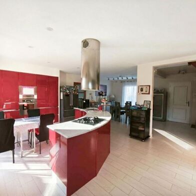 Maison 5 pièces 352120 €