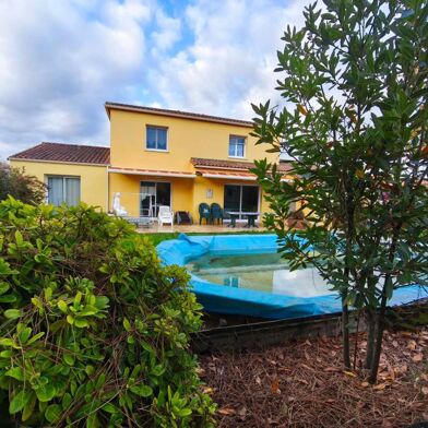 Maison 5 pièces 352120 €