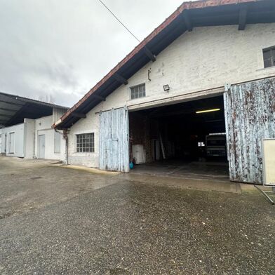 Local industriel  199000 €