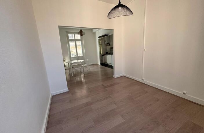 Appartement À Vendre — photo 2