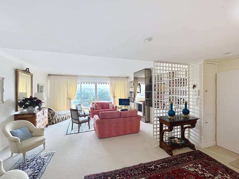 TOURS A vendre dans résidence de standing Très bel appartement de 6 pièces lumineux avec cave et parking — photo 1