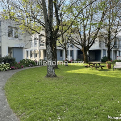 Bureau 6 pièces 216000 €