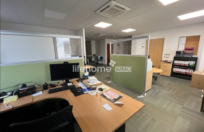 Opportunité rare  Bureaux d\'environ 169 m² en emplacement — photo 3