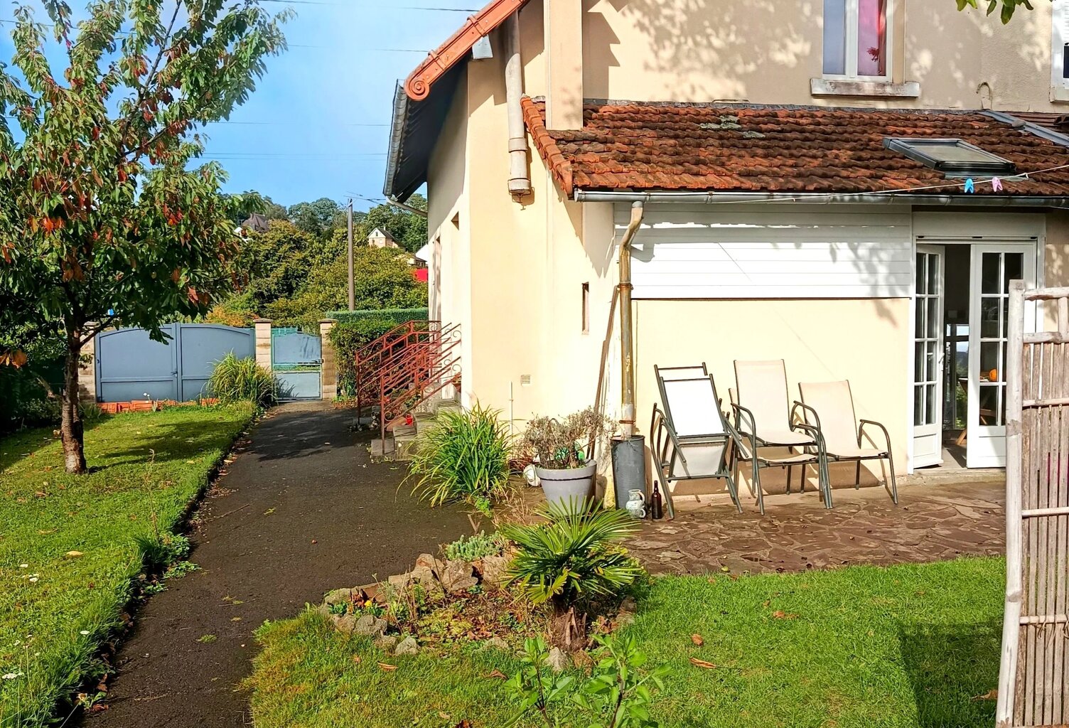 MAISON JUMELÉE SUR TERRAIN DE 376 M² — photo 1
