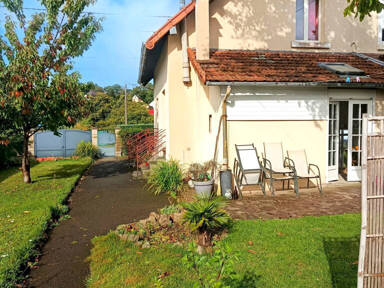 MAISON JUMELÉE SUR TERRAIN DE 376 M² — photo 1