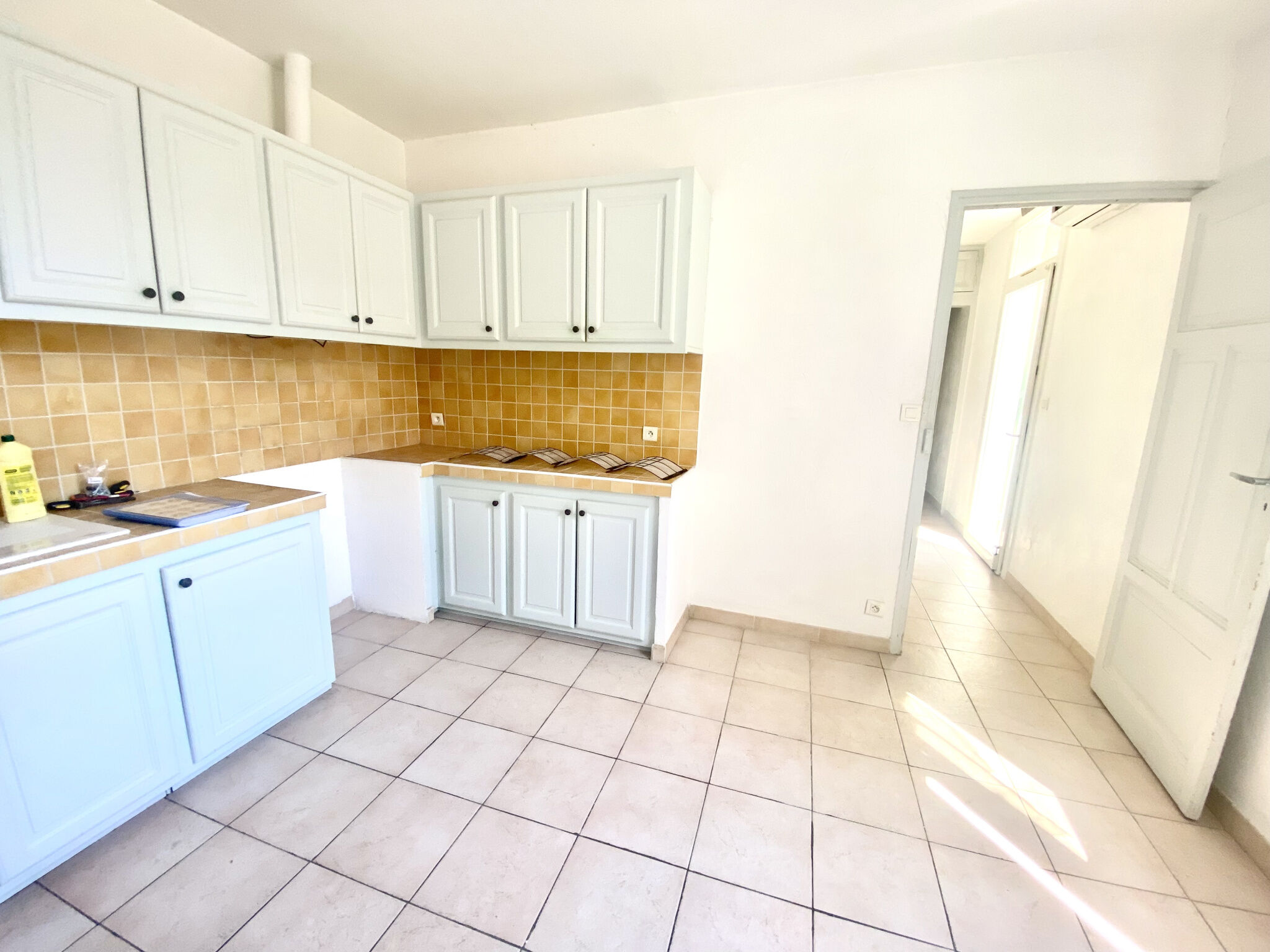 Appartement  T2 à louer Hyères 83400