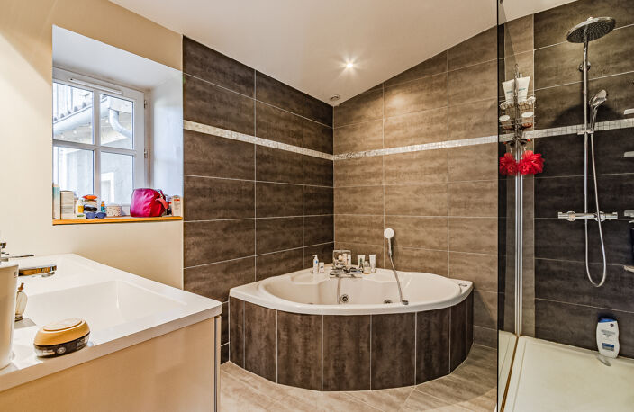 ARNAS- COUP DE COEUR   MAGNIFIQUE DUPLEX ATYPIQUE DE 172 M2 A — photo 5