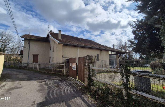Maison composée de deux appartements — photo 2