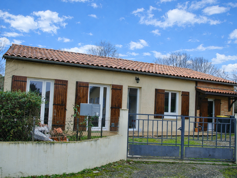 Maison dans un quartier calme — photo 1
