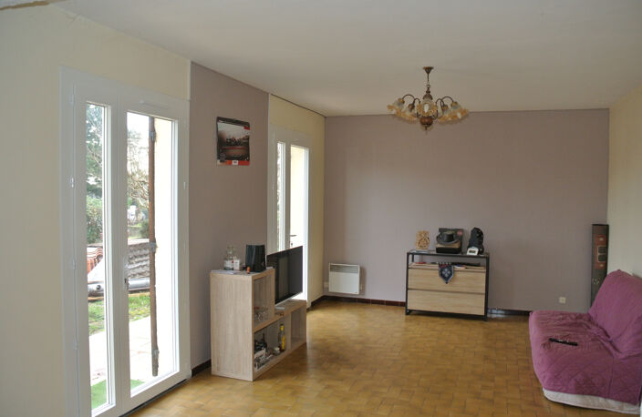 Maison dans un quartier calme — photo 3